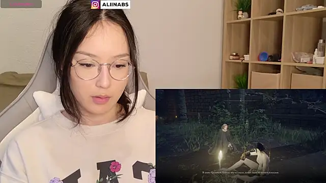 Snapshot of aliiiiiina chatting on December 28, 2024, 9:19 pm aliiiiiina online show from December 28, 2024, 9:19 pm