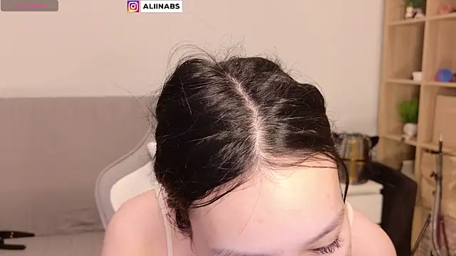 Snapshot of aliiiiiina chatting on December 31, 2024, 5:29 pm aliiiiiina online show from December 31, 2024, 5:29 pm