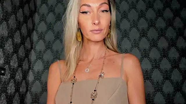 Snapshot of StarryHanna chatting on December 2, 2025, 8:37 pm StarryHanna online show from December 2, 2025, 8:37 pm