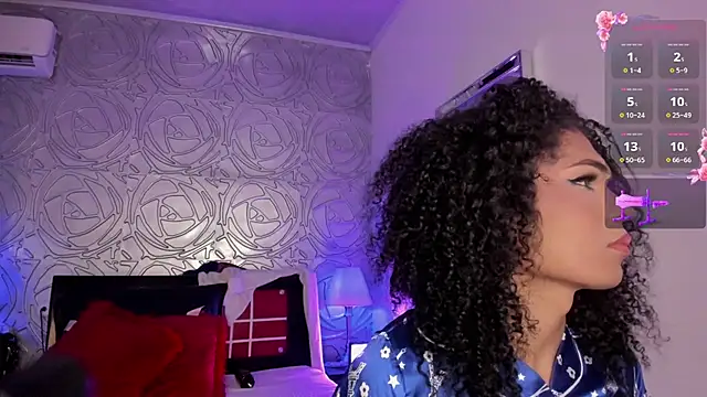 Snapshot of vennus1_ chatting on December 4, 2025, 11:24 pm vennus1 online show from December 4, 2025, 11:24 pm