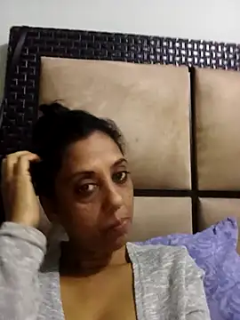 Snapshot of Mahi4luv chatting on October 24, 2025, 9:44 pm Mahi4luv online show from October 24, 2025, 9:44 pm