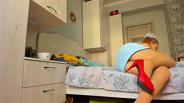 DUSSY PUSSY online show from October 14, 2025, 4:02 am