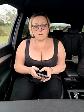 winniess40 online show from March 11, 2025, 1:56 pm