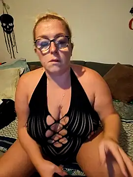 winniess40 online show from November 3, 2025, 3:41 am