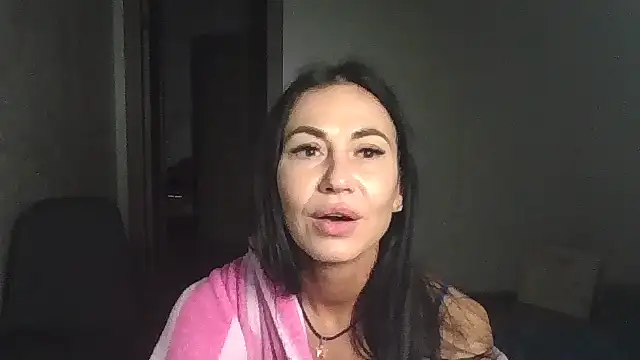 Snapshot of JulianaGold1 chatting on January 29, 2025, 9:17 pm JulianaGold1 online show from January 29, 2025, 9:17 pm
