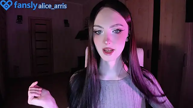 Snapshot of Alice__Aris chatting on October 14, 2025, 5:58 pm Alice  Aris online show from October 14, 2025, 5:58 pm