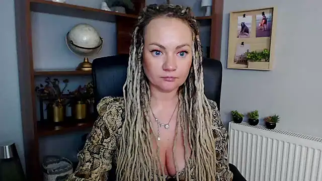 KayaMagic online show from December 18, 2024, 5:21 pm