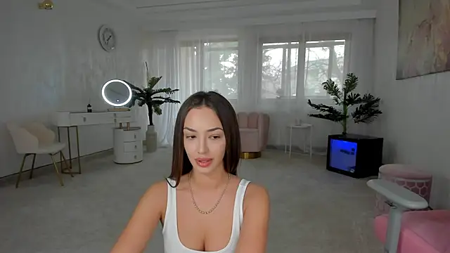 TiffanyHouston  online show from December 22, 2024, 7:44 am