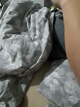 elenaUK online show from November 14, 2025, 7:45 pm