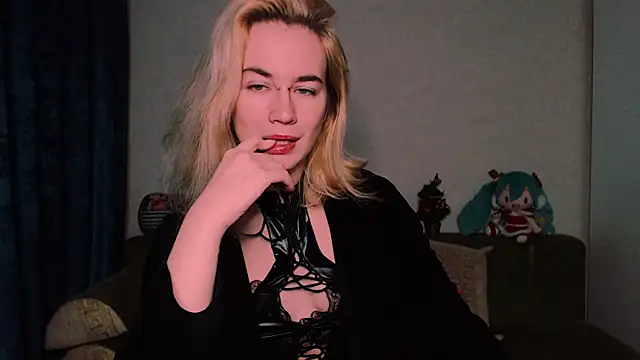 xxxcharismaaa online show from February 17, 2025, 3:47 am