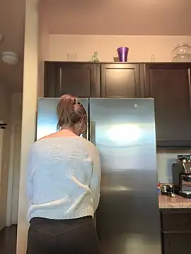 MaiseKnox online show from January 18, 2025, 10:28 pm