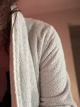 MaiseKnox online show from January 24, 2025, 12:20 am