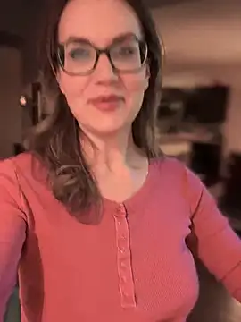 MaiseKnox online show from February 4, 2025, 12:51 am