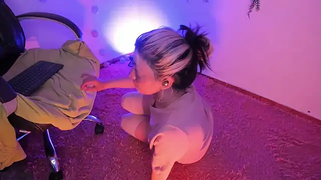 Sammysammy  online show from February 10, 2025, 6:31 am