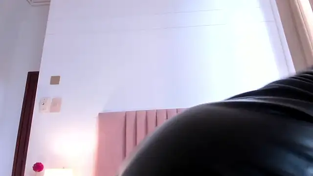 Snapshot of AGATHAA_WHITE chatting on February 24, 2025, 11:43 am AGATHAA WHITE online show from February 24, 2025, 11:43 am