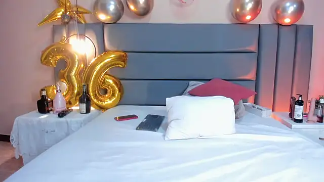 Snapshot of AGATHAA_WHITE chatting on February 28, 2025, 3:04 pm AGATHAA WHITE online show from February 28, 2025, 3:04 pm