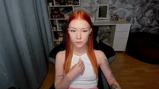 Snapshot of litl_Mia chatting on September 15, 2025, 2:17 pm litl Mia online show from September 15, 2025, 2:17 pm