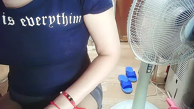 cindy01113520 online show from December 1, 2025, 8:25 pm