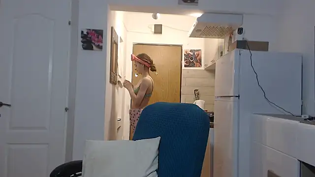 simyhvn online show from February 6, 2025, 5:14 am