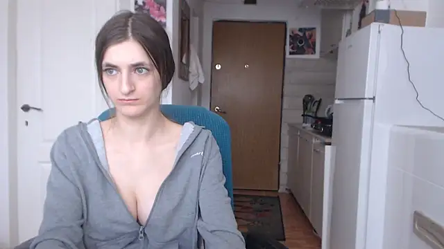 simyhvn online show from February 11, 2025, 8:37 am