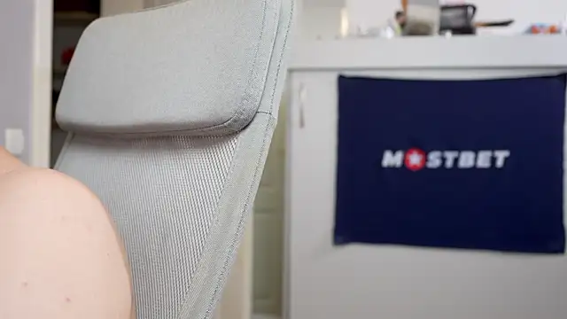 Snapshot of foxeslovefoxes chatting on December 14, 2024, 2:21 pm foxeslovefoxes online show from December 14, 2024, 2:21 pm