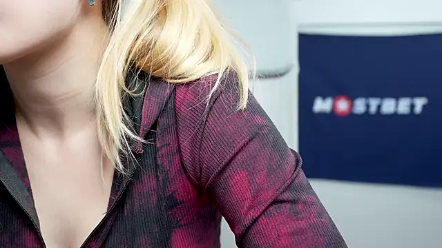 Snapshot of foxeslovefoxes chatting on January 12, 2025, 5:54 pm foxeslovefoxes online show from January 12, 2025, 5:54 pm