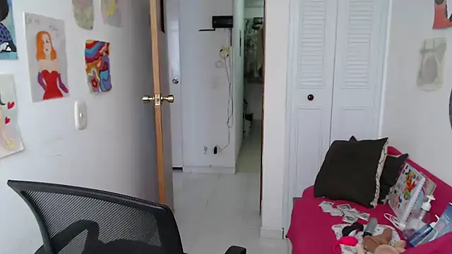 soynanabela28 online show from November 6, 2025, 5:14 pm