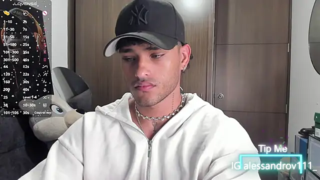 Snapshot of Alessandro_Vanni chatting on November 20, 2025, 2:23 am Alessandro Vanni online show from November 20, 2025, 2:23 am