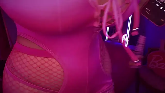 Snapshot of bimbotwerkqueen chatting on September 27, 2025, 12:04 am bimbotwerkqueen online show from September 27, 2025, 12:04 am