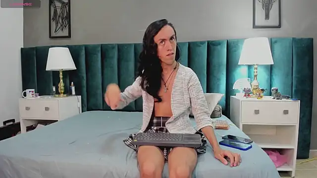 Snapshot of Karol_fenixx chatting on January 24, 2025, 12:10 pm Karol fenixx online show from January 24, 2025, 12:10 pm