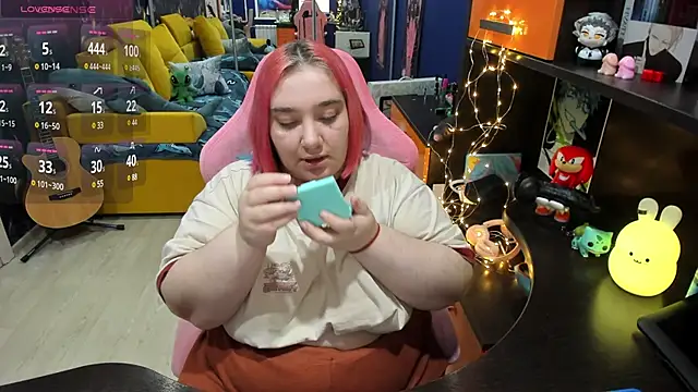 Snapshot of Softie_Sofy chatting on February 4, 2025, 1:27 pm Softie Sofy online show from February 4, 2025, 1:27 pm