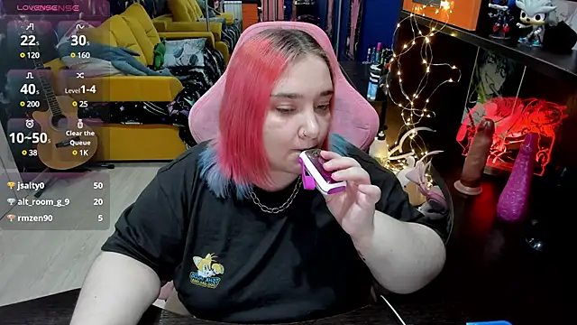 Snapshot of Softie_Sofy chatting on March 22, 2025, 10:28 am Softie Sofy online show from March 22, 2025, 10:28 am