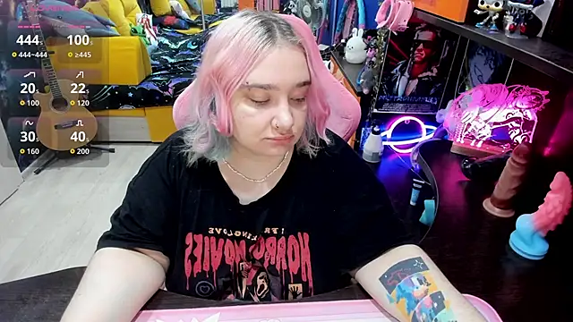 Snapshot of Softie_Sofy chatting on September 24, 2025, 3:32 am Softie Sofy online show from September 24, 2025, 3:32 am