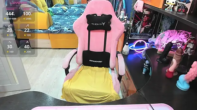 Softie Sofy online show from October 24, 2025, 2:30 am