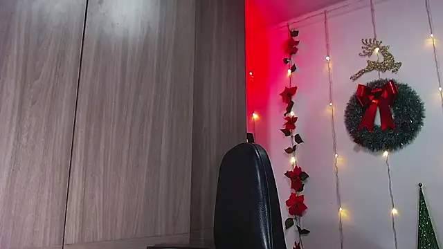Snapshot of Kenisha_Sweet chatting on December 11, 2024, 4:28 am Kenisha Sweet online show from December 11, 2024, 4:28 am