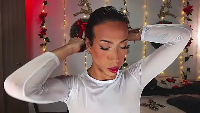 Snapshot of Kenisha_Sweet chatting on December 14, 2024, 2:01 am Kenisha Sweet online show from December 14, 2024, 2:01 am