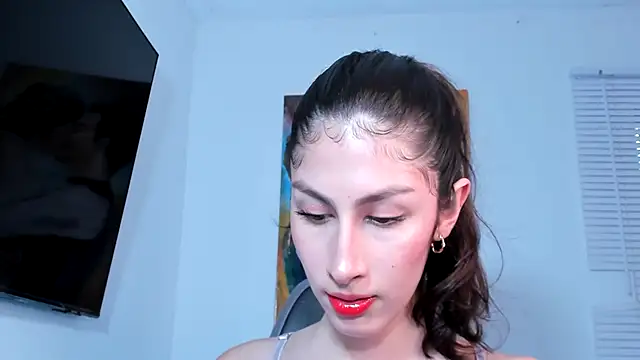 valeria gonzales  online show from December 6, 2024, 9:35 pm