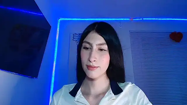 valeria gonzales  online show from October 28, 2025, 11:18 pm