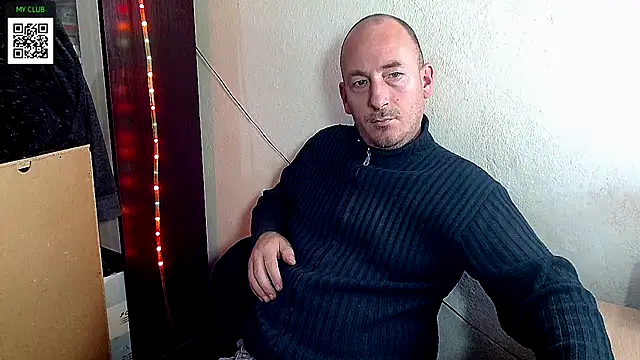 Snapshot of Johan___Barker chatting on December 23, 2024, 1:35 pm Johan Barker online show from December 23, 2024, 1:35 pm