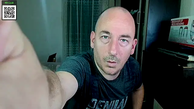 Snapshot of Johan___Barker chatting on February 4, 2025, 6:36 am Johan Barker online show from February 4, 2025, 6:36 am