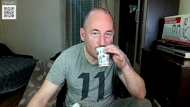 Snapshot of Johan___Barker chatting on March 10, 2025, 8:37 am Johan Barker online show from March 10, 2025, 8:37 am