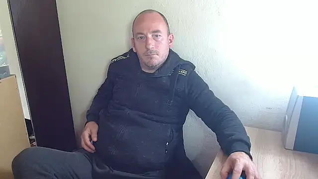 Snapshot of Johan___Barker chatting on October 28, 2025, 12:30 pm Johan Barker online show from October 28, 2025, 12:30 pm