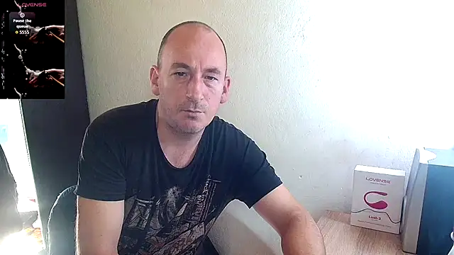 Snapshot of Johan___Barker chatting on November 13, 2025, 11:42 am Johan Barker online show from November 13, 2025, 11:42 am