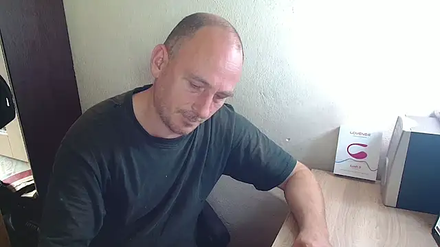 Snapshot of Johan___Barker chatting on November 16, 2025, 1:06 pm Johan Barker online show from November 16, 2025, 1:06 pm