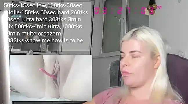 Snapshot of queenofthenighttt chatting on December 6, 2024, 2:28 pm queenofthenighttt online show from December 6, 2024, 2:28 pm