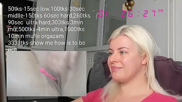 Snapshot of queenofthenighttt chatting on February 8, 2025, 12:28 pm queenofthenighttt online show from February 8, 2025, 12:28 pm