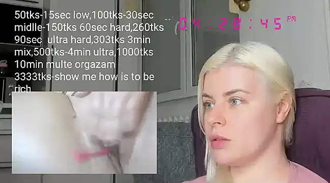 Snapshot of queenofthenighttt chatting on March 5, 2025, 3:29 pm queenofthenighttt online show from March 5, 2025, 3:29 pm