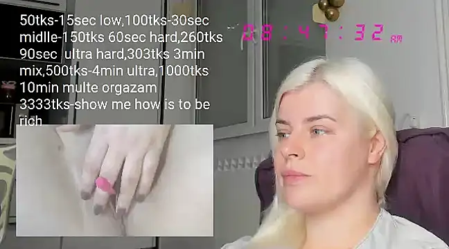 Snapshot of queenofthenighttt chatting on March 11, 2025, 7:48 am queenofthenighttt online show from March 11, 2025, 7:48 am