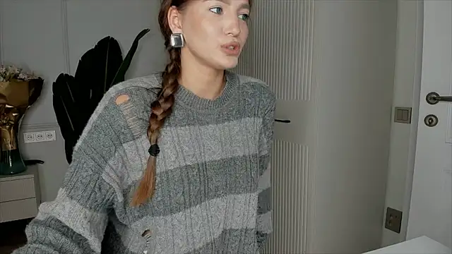 Snapshot of xx_leila chatting on November 9, 2025, 10:24 am xx leila online show from November 9, 2025, 10:24 am