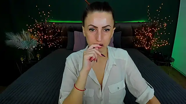 Snapshot of Rebecca_Diamond chatting on February 5, 2025, 6:35 am Rebecca Diamond online show from February 5, 2025, 6:35 am